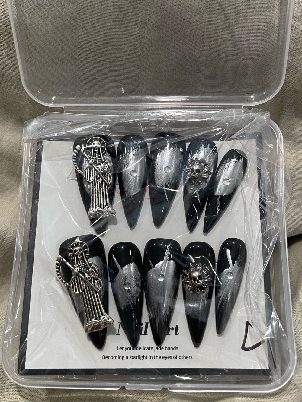 Black and Silver Gothic Stiletto Press-On Nail Set